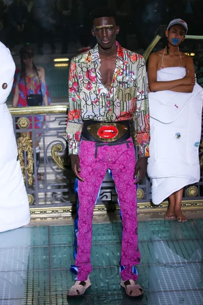 Look 19